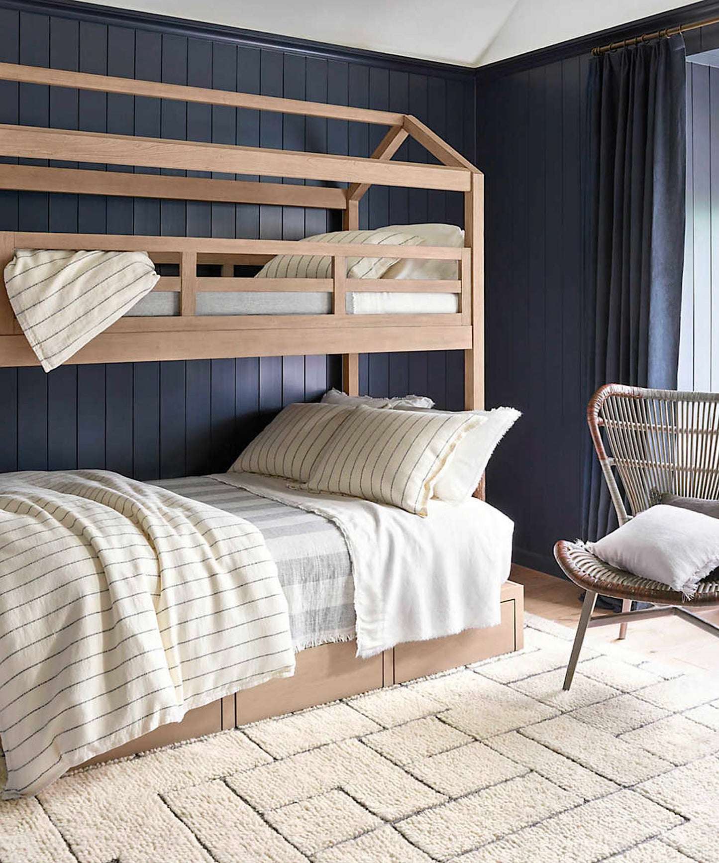 Leigh Iron, Standard Sham